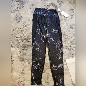 BUFF BUNNY LEGGINGS SIZE  SMALL